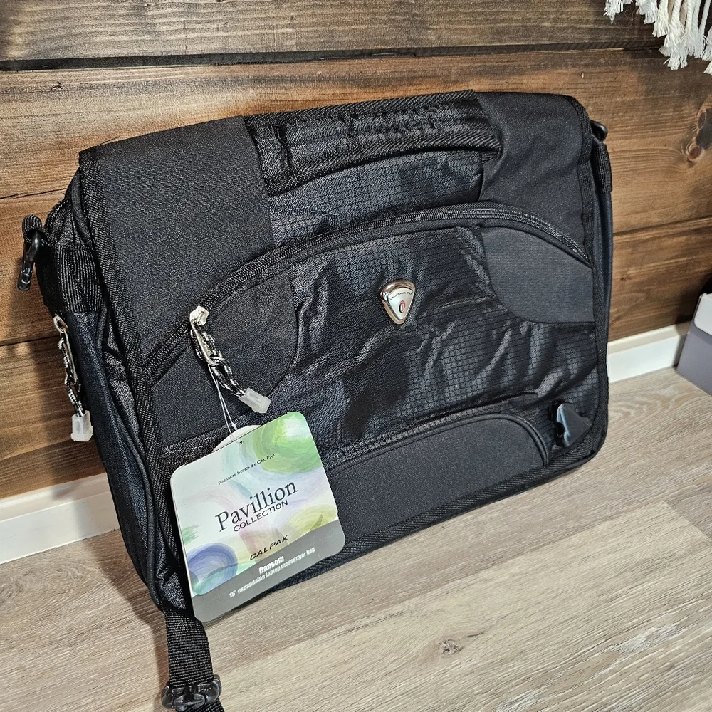 Giftable! Black Messenger Bag with Professional Design Backpack Student